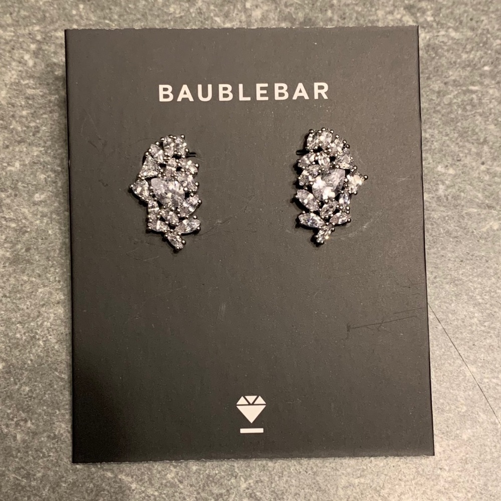 NWT BaubleBar Cluster Crawler earrings
